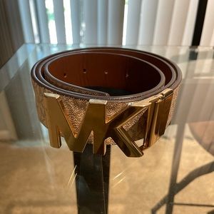Michael Kors reversible belt